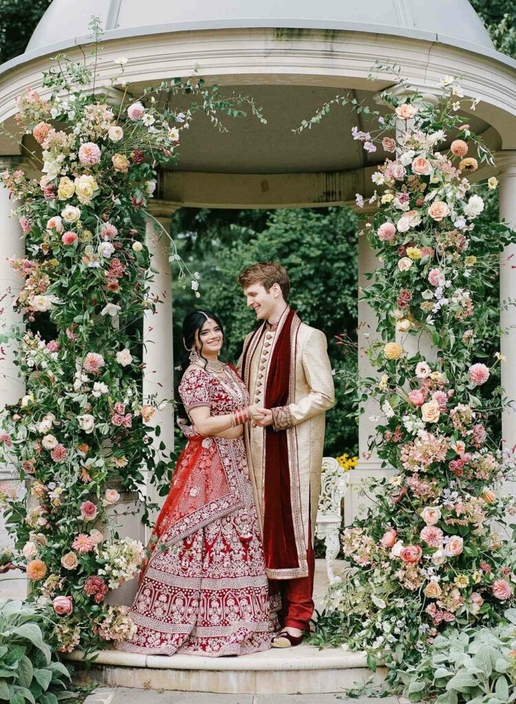 https://www.eternity-uk.com/wp-content/uploads/2023/08/sakshi-matthew-wedding-couple-1021-e097e91356e543b8b6f69fcdfb8047ac-750x1024.jpeg